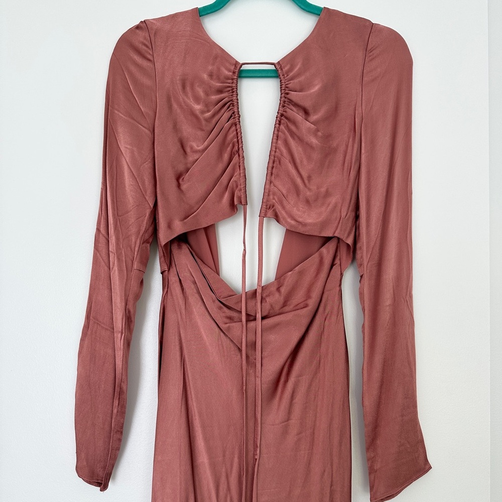 NWT Shona Joy Angelica Long Sleeve Cut Out Front Midi Dress - Rouge Satin - Picture 3 of 7